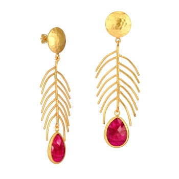 Ethno earring, brass goldplated, with Ruby